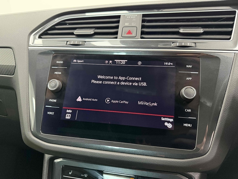 Volkswagen Tiguan TSI R-Line Edition - U2314