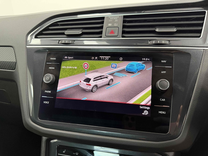 Volkswagen Tiguan TSI R-Line Edition - U2314