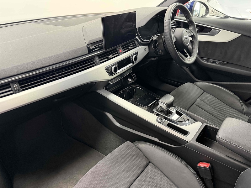 Audi A4 Avant TFSI S line - U2318