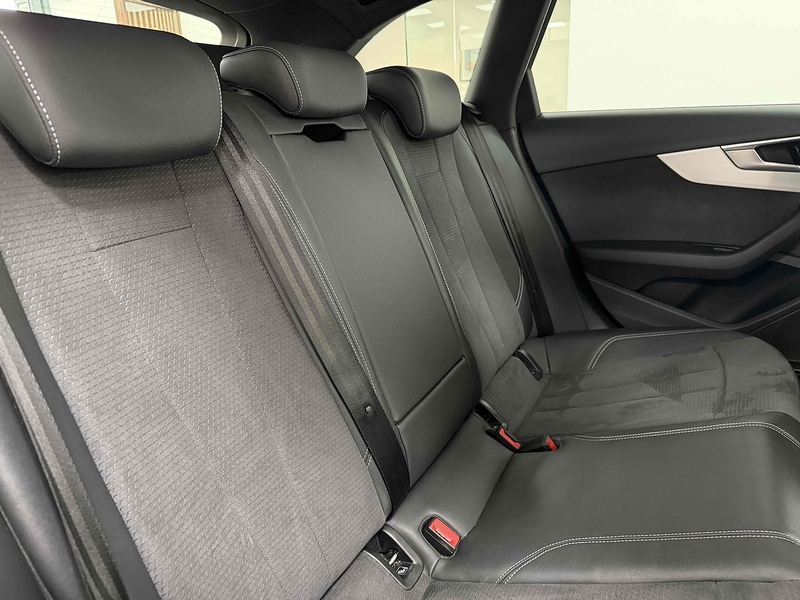 Audi A4 Avant TFSI S line - U2318