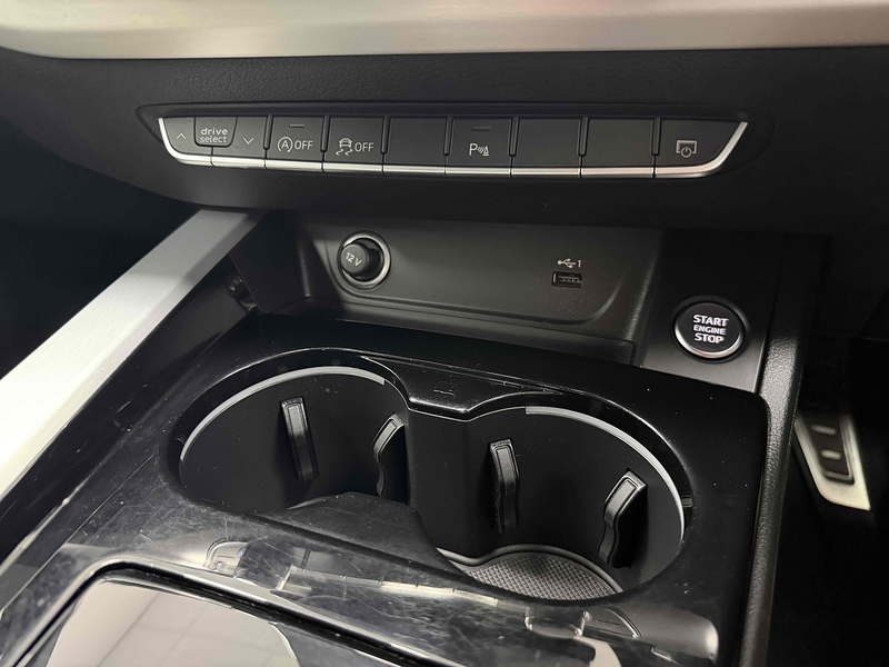 Audi A4 Avant TFSI S line - U2318
