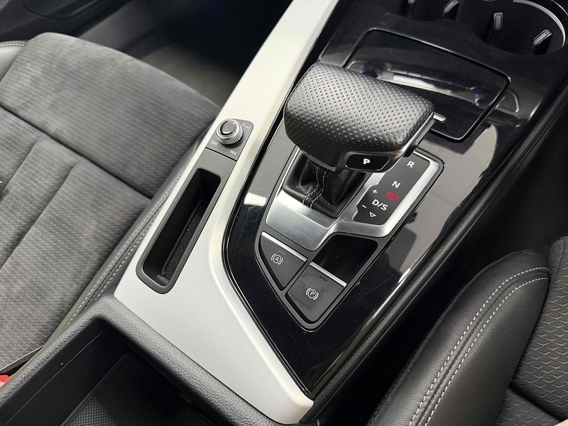 Audi A4 Avant TFSI S line - U2318