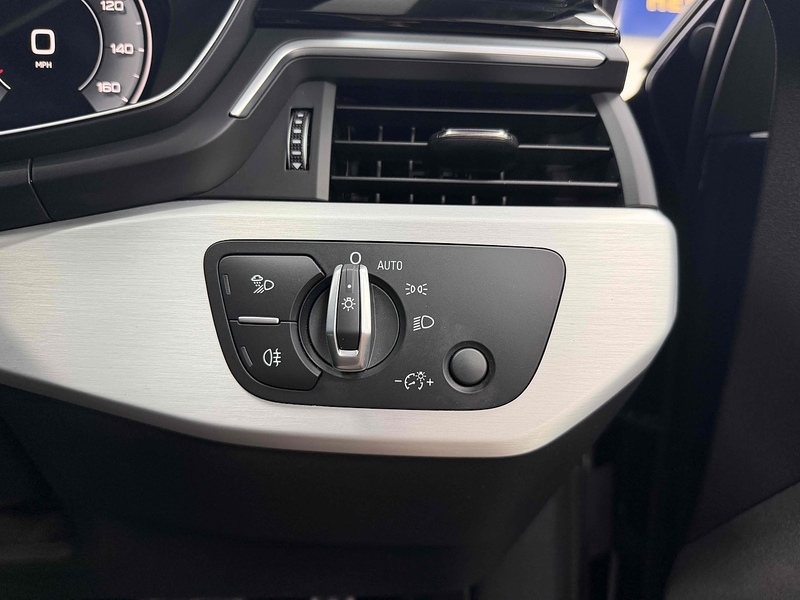 Audi A4 Avant TFSI S line - U2318
