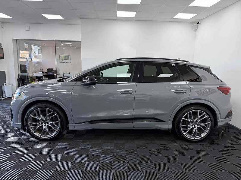 Audi Q4 e-tron Edition 1 - U2326