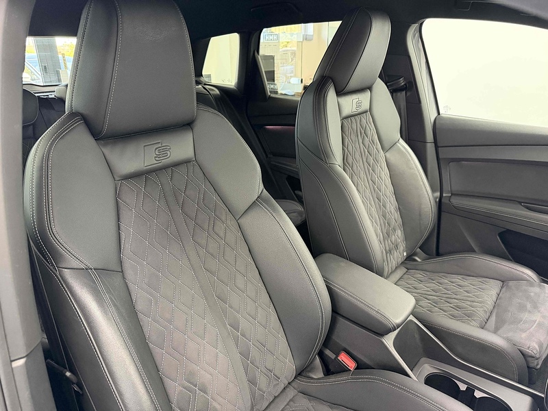 Audi Q4 e-tron Edition 1 - U2326