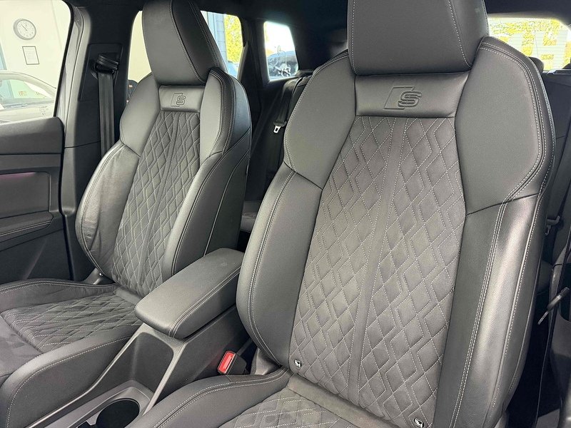Audi Q4 e-tron Edition 1 - U2326