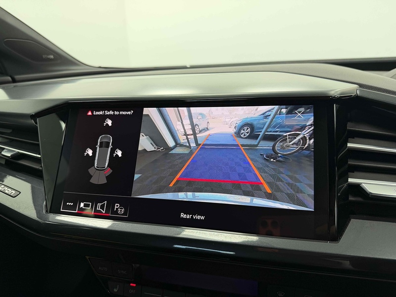 Audi Q4 e-tron Edition 1 - U2326