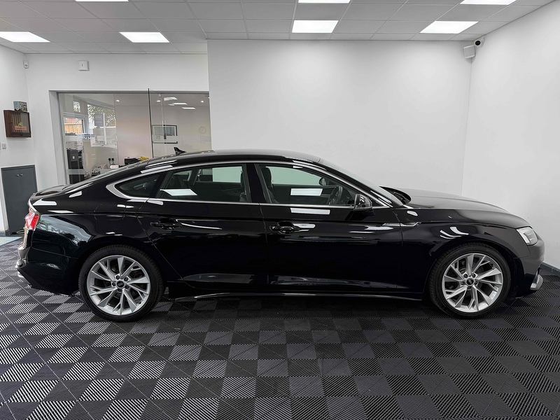 Audi A5 TFSI Sport - U2330