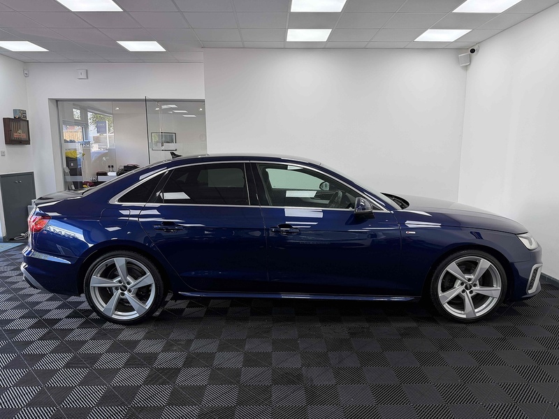 Audi A4 TFSI S line - U2331