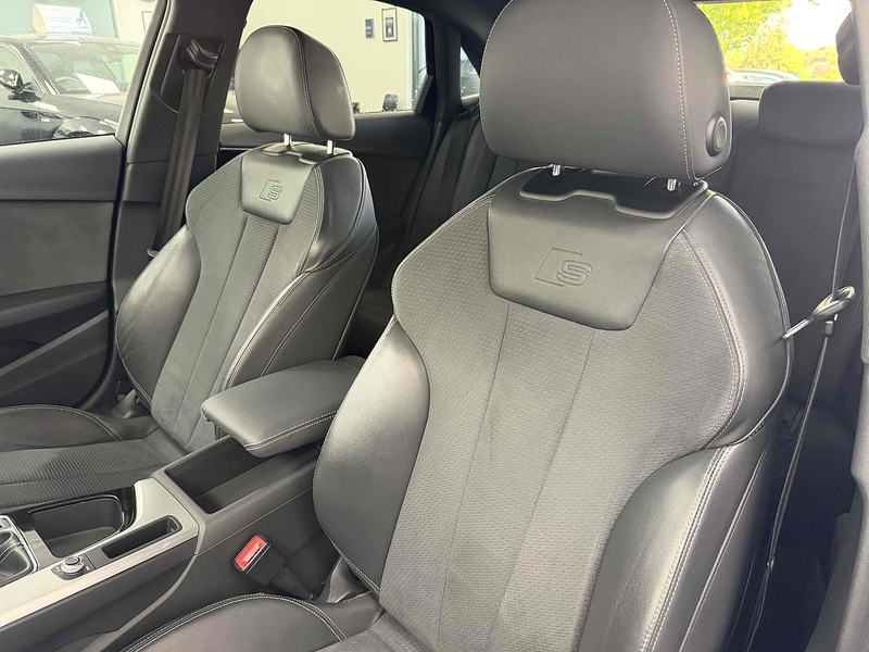 Audi A4 TFSI S line - U2331