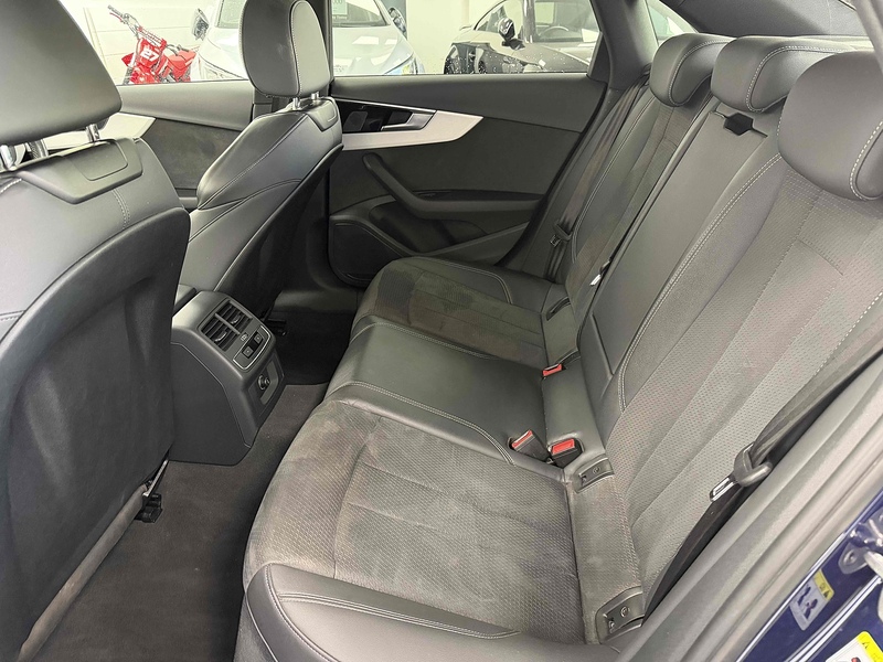 Audi A4 TFSI S line - U2331