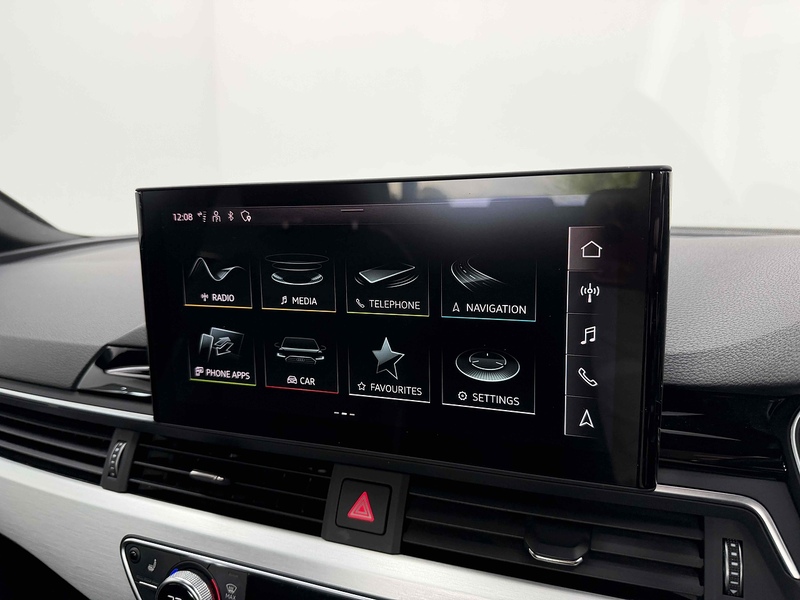 Audi A4 TFSI S line - U2331