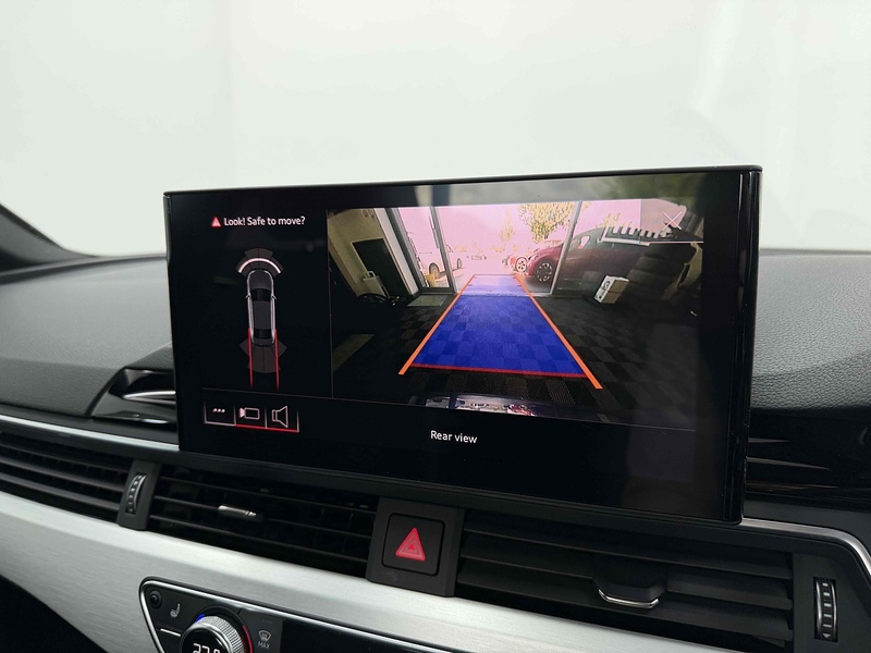 Audi A4 TFSI S line - U2331
