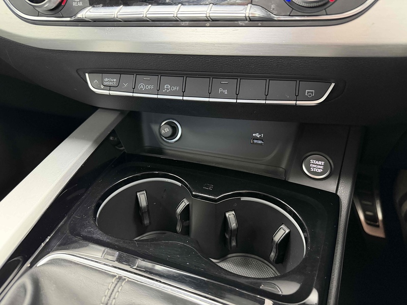 Audi A4 TFSI S line - U2331
