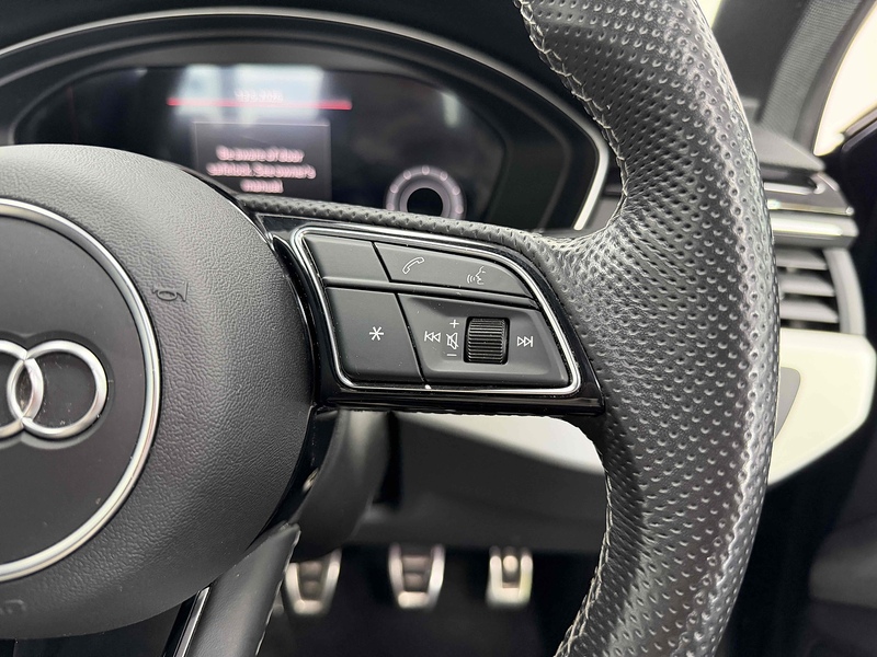 Audi A4 TFSI S line - U2331