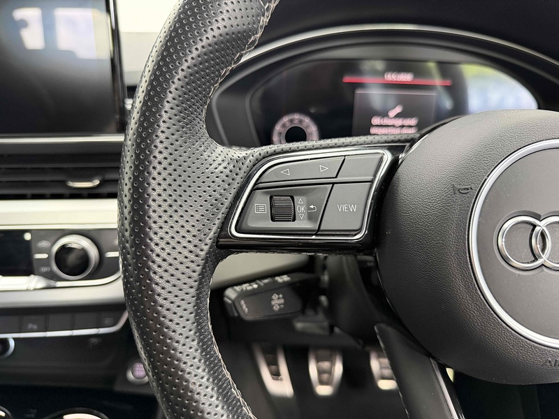 Audi A4 TFSI S line - U2331