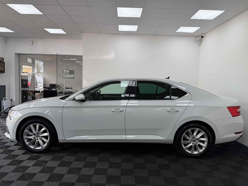 Skoda Superb TSI iV SE Technology - U2340