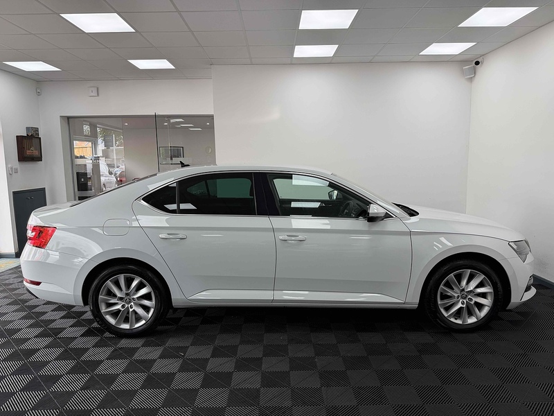 Skoda Superb TSI iV SE Technology - U2340