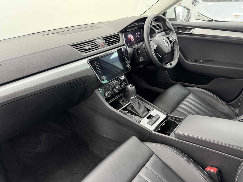 Skoda Superb TSI iV SE Technology - U2340