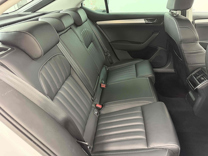 Skoda Superb TSI iV SE Technology - U2340