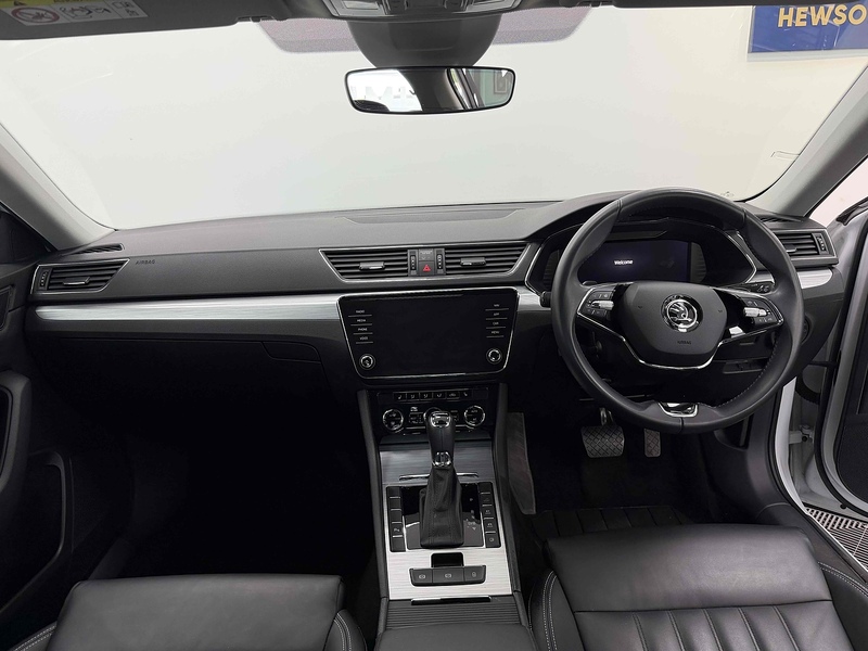 Skoda Superb TSI iV SE Technology - U2340