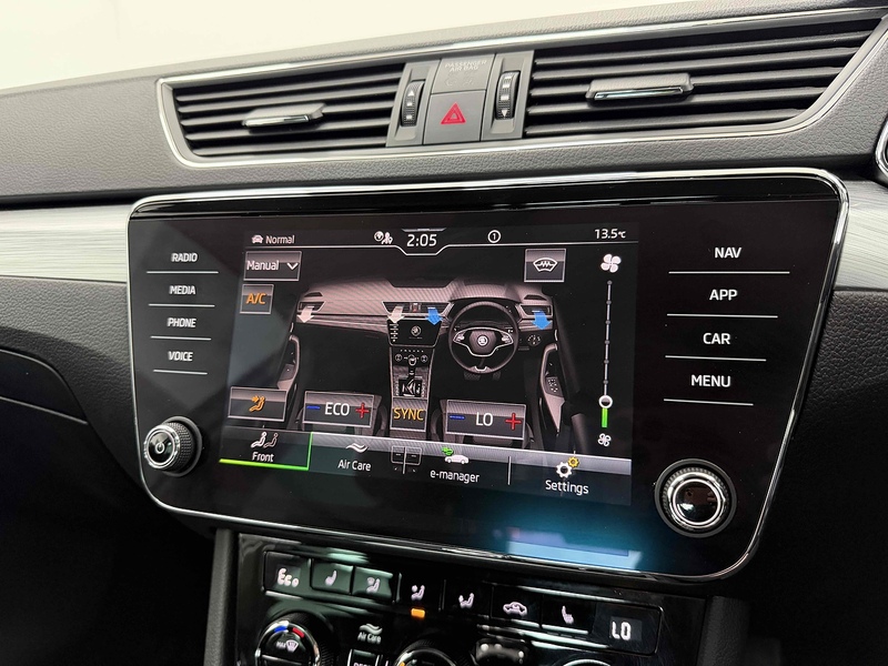 Skoda Superb TSI iV SE Technology - U2340