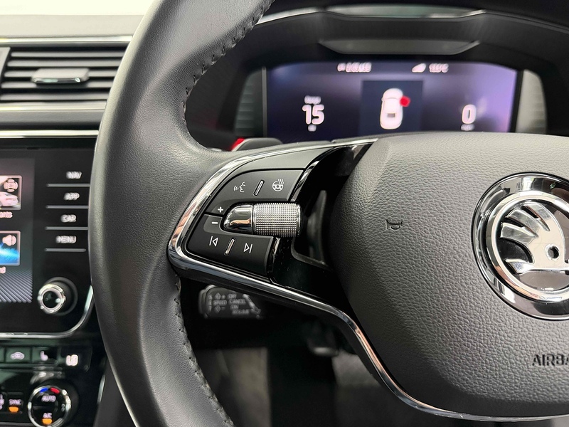 Skoda Superb TSI iV SE Technology - U2340