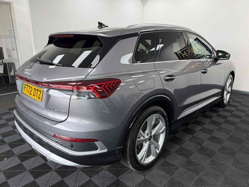 Audi Q4 e-tron S line - U2370
