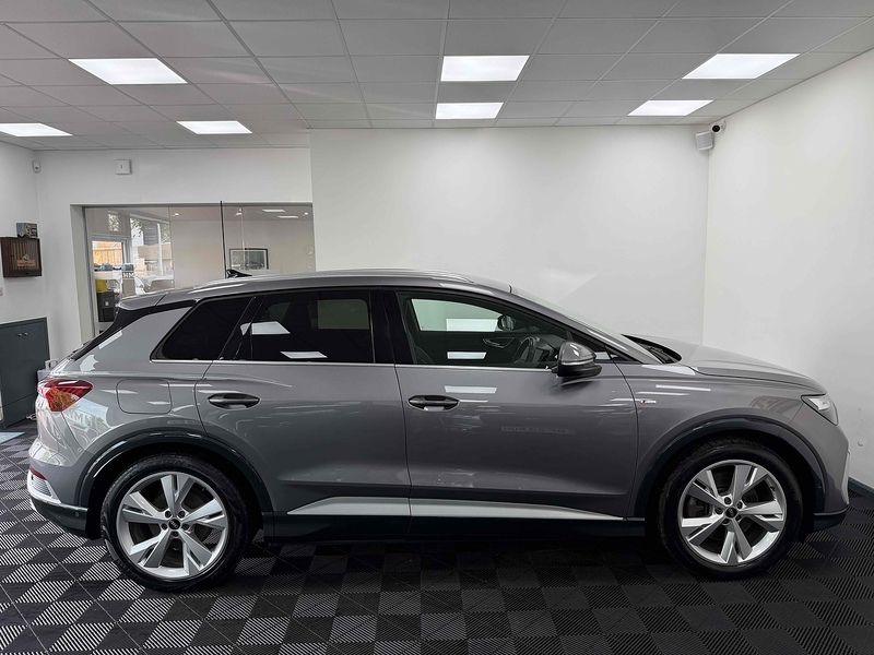 Audi Q4 e-tron S line - U2370