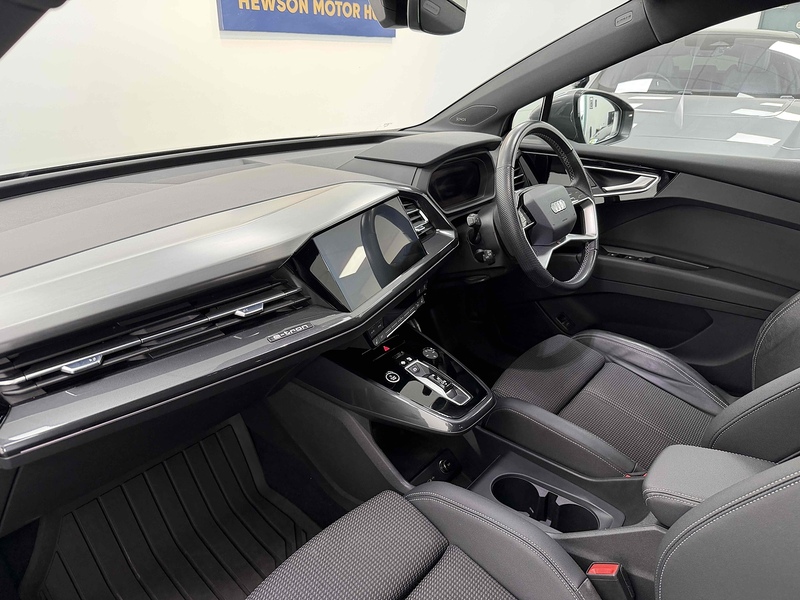 Audi Q4 e-tron S line - U2370
