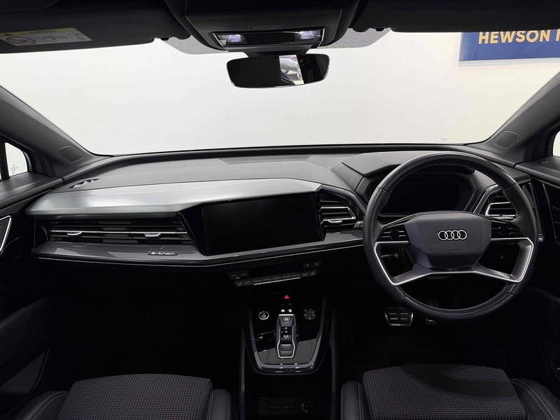 Audi Q4 e-tron S line - U2370