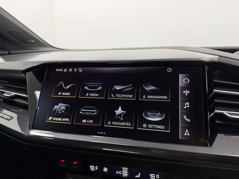 Audi Q4 e-tron S line - U2370