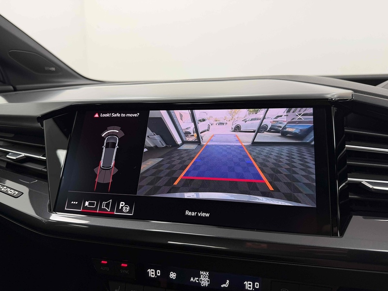 Audi Q4 e-tron S line - U2370