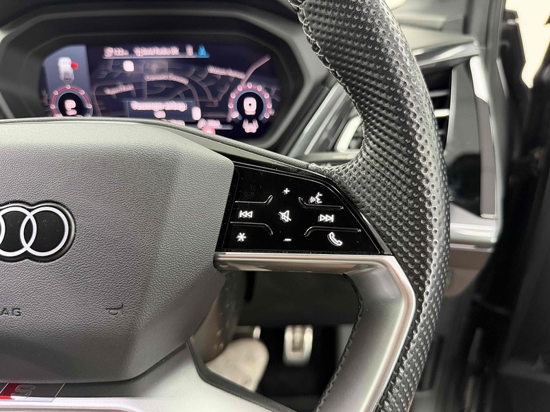 Audi Q4 e-tron S line - U2370