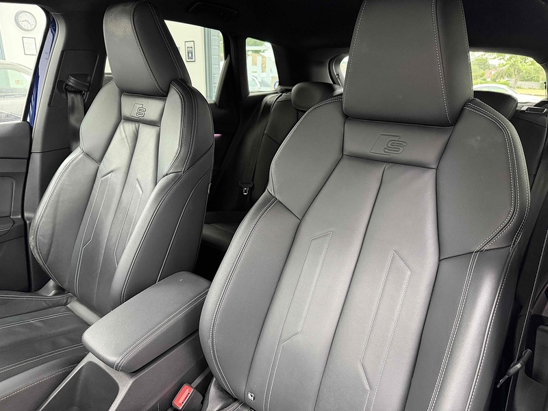 Audi Q4 e-tron Edition 1 - U2381