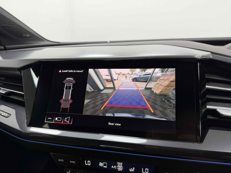 Audi Q4 e-tron Edition 1 - U2381