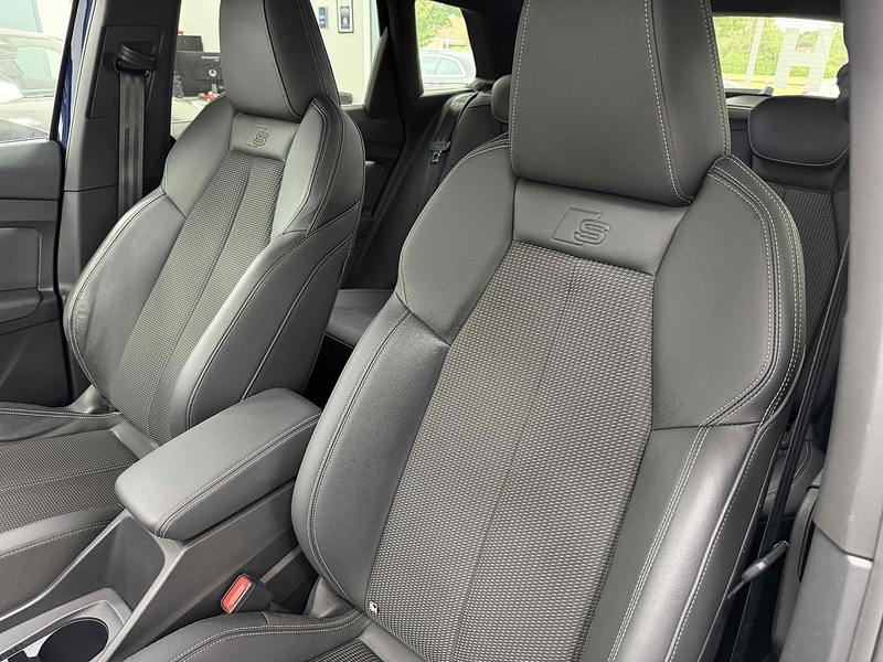 Audi Q4 e-tron S line - U2383