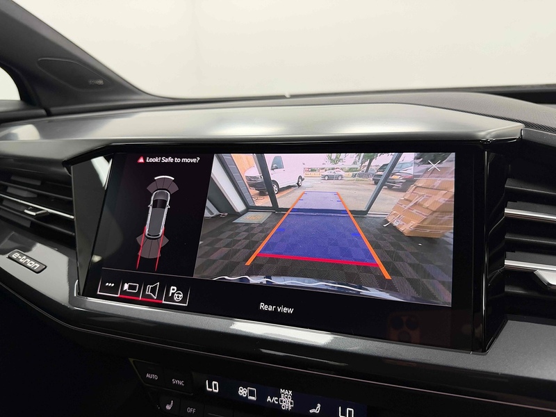 Audi Q4 e-tron S line - U2383