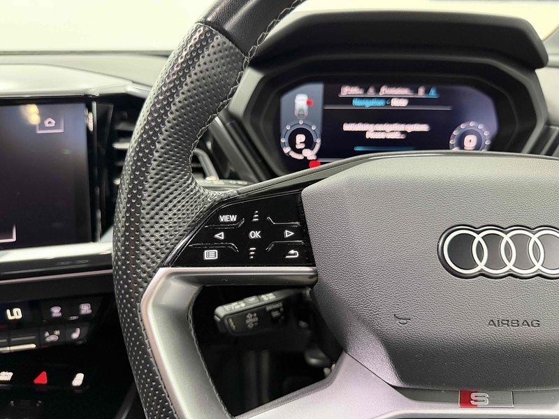 Audi Q4 e-tron S line - U2383
