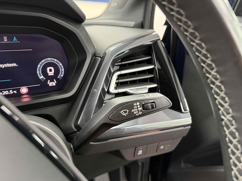 Audi Q4 e-tron S line - U2383
