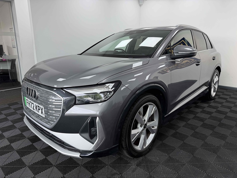Audi Q4 e-tron S line - U2393