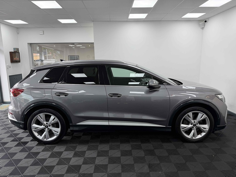 Audi Q4 e-tron S line - U2393