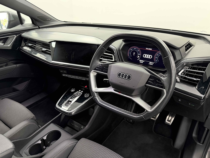 Audi Q4 e-tron S line - U2393
