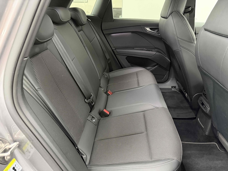 Audi Q4 e-tron S line - U2393