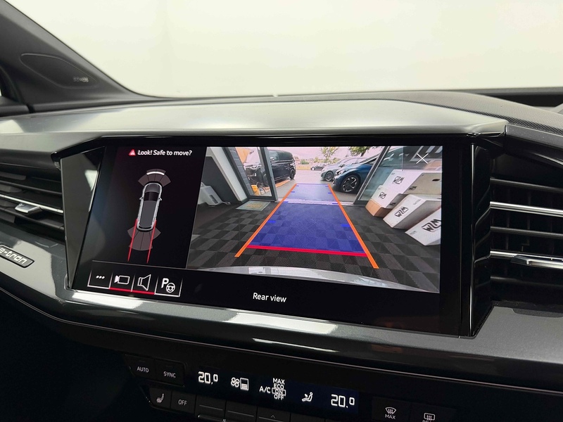 Audi Q4 e-tron S line - U2393
