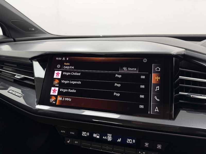 Audi Q4 e-tron S line - U2393