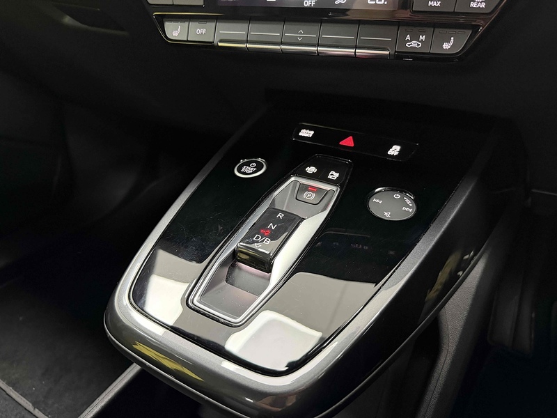Audi Q4 e-tron S line - U2393