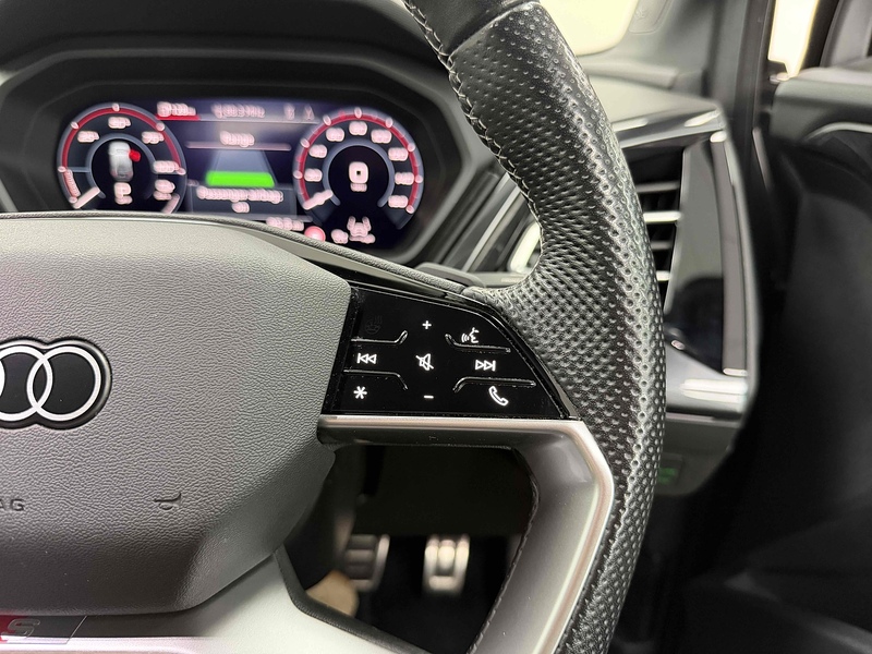 Audi Q4 e-tron S line - U2393