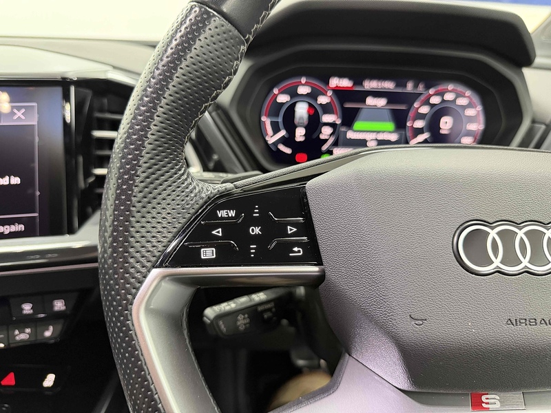 Audi Q4 e-tron S line - U2393