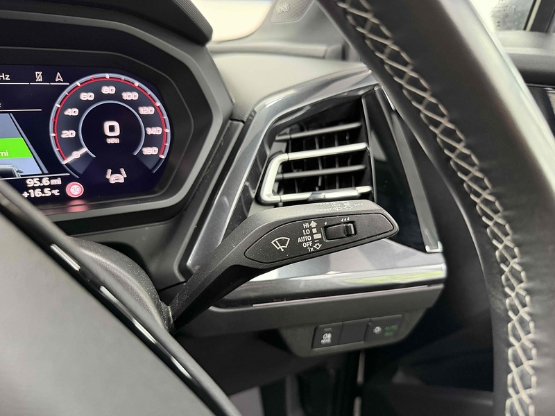 Audi Q4 e-tron S line - U2393